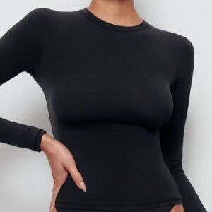 SKIMS Black Fits Everybody Long Sleeve T-Shirt - Size M